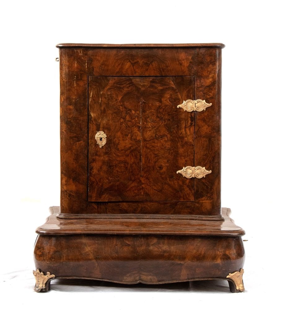 Italian Louis XV walnut-root kneeler (1 of 7)