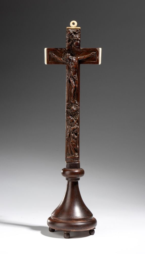Cross-shaped reliquary (1 of 6)