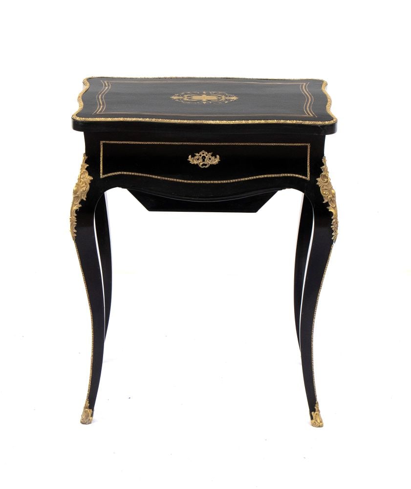 CHARLES-GUILLAUME DIEHL (Steinbach 1811 - Paris 1853-1885) French Napoleon III dressing table: CHARLES-GUILLAUME DIEHL(Steinbach 1811 - Paris 1853-1885) French Napoleon III dressing tableHeight x width x depth: 72 x 58 x 40 cm.France, 19th centuryof rectangular ribbed form, ebonized wood with g