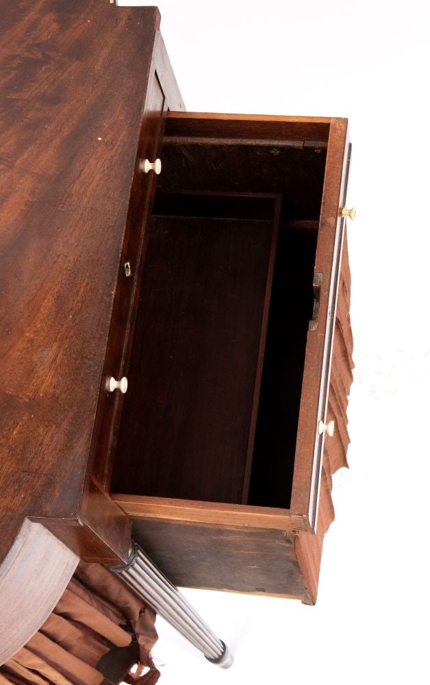 Mahogany side table - 4