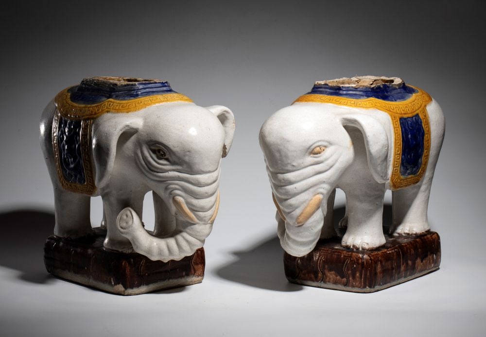 Pair of elephant-shaped terracotta vases (1 of 4)