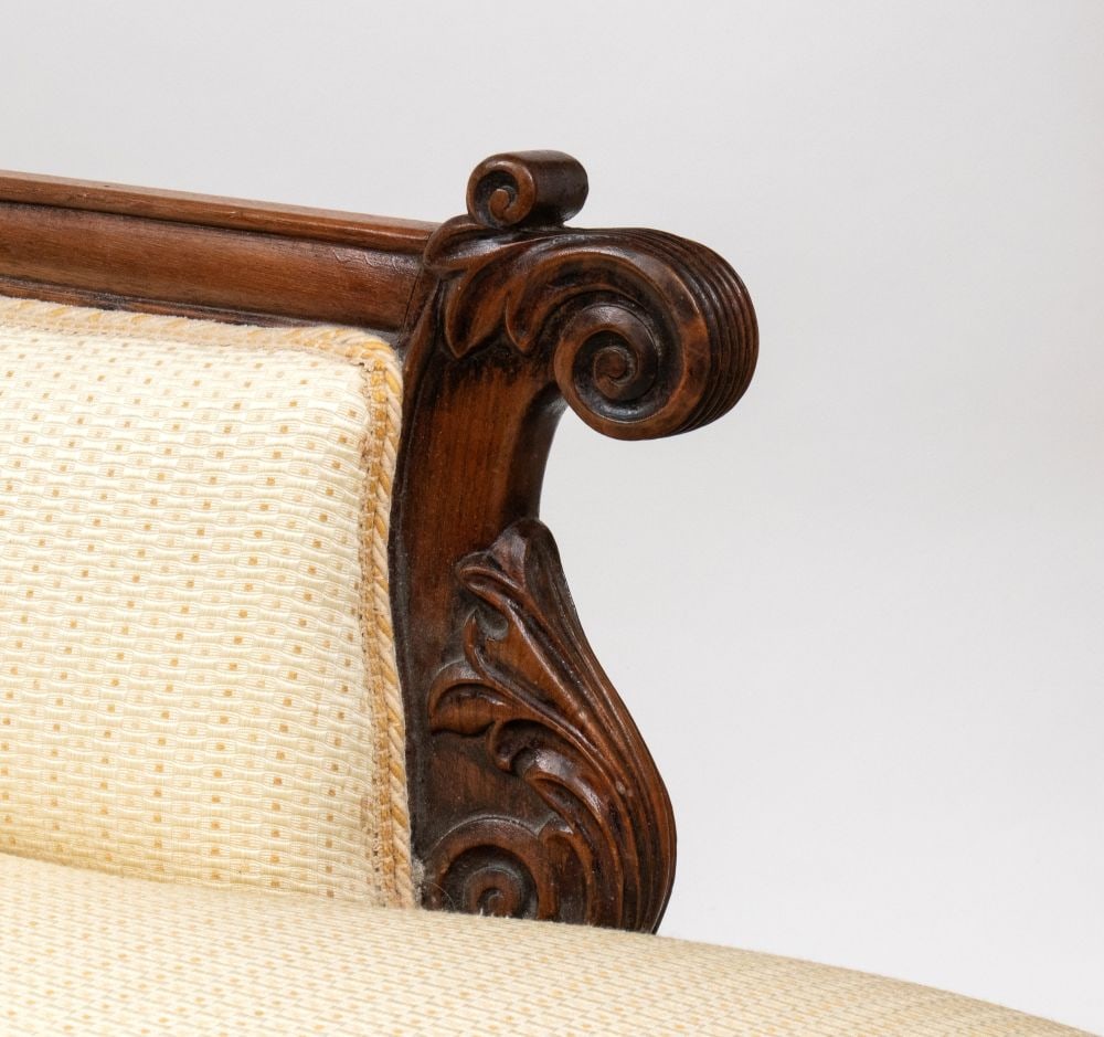 Carved walnut dormouse - 2