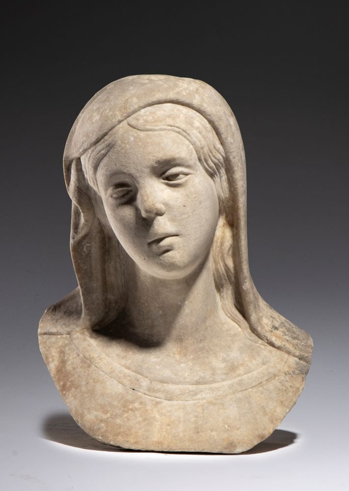 Marble bust of a veiled Madonna - Italy, 18th century - 2