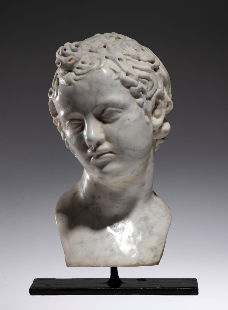 Carrara marble head depicting the Child Apollo - Italy, late 18th–early 19th century (1 of 6)