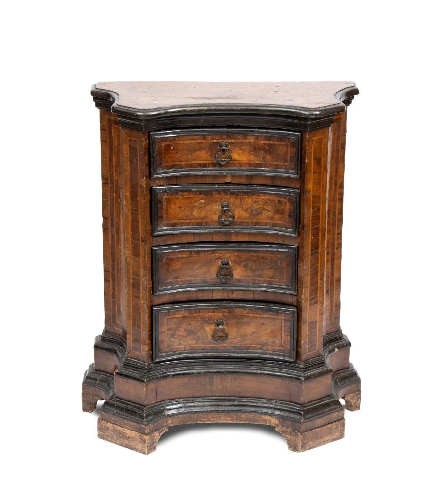 Small veneered chest of drawers - Rome, 18th century (1 of 6)
