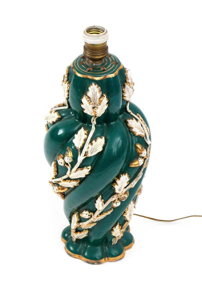 Italian ceramic lamp, Deruta - 1970s: Height x diameter: 36x19 cm.Green in color with a twisted shape, embellished with spiral branches painted white and gold.Item condition grading:****good.