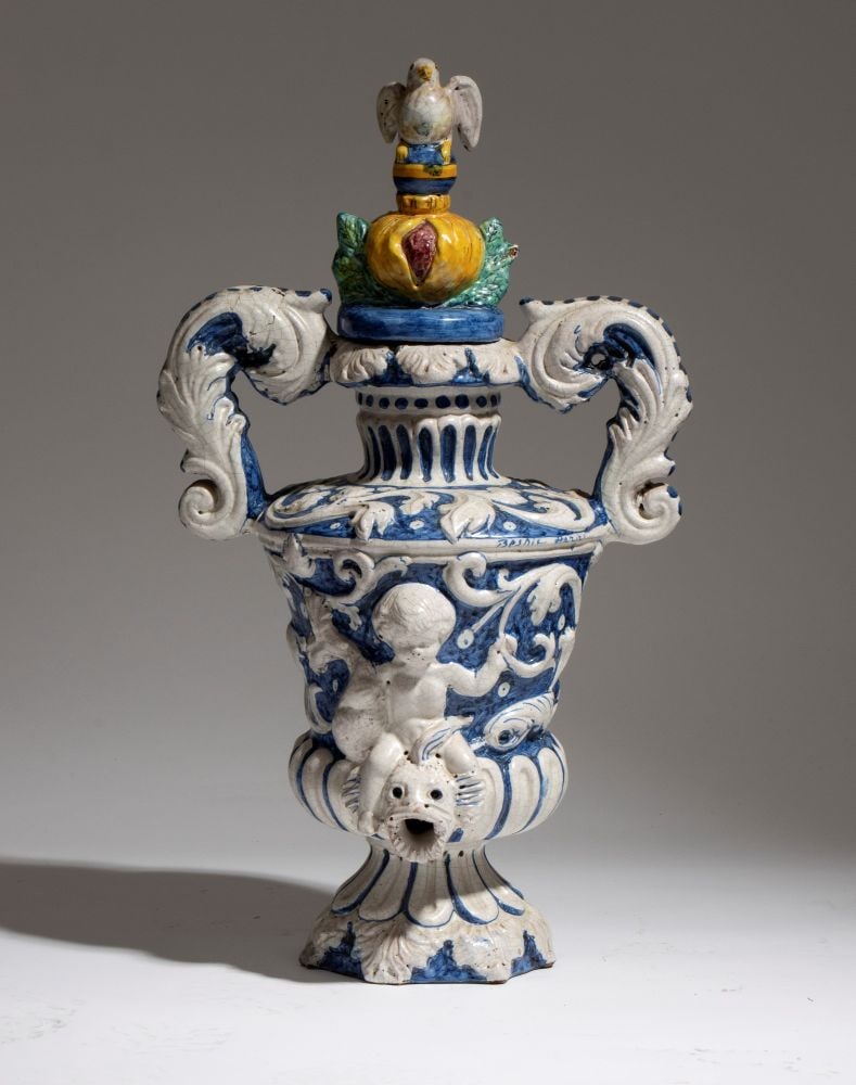 BESNIK HARIZI Blue and white ceramic vase with two handles - Caltagirone, end 20th century (1 of 8)