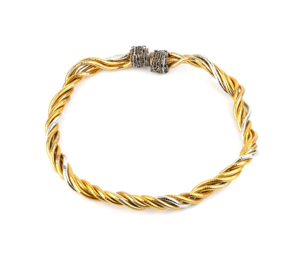 ISABELLA ASTENGO Golden necklace: A necklace featuring a twisted pattern of gold-coloured and silver-coloured wires, decorated with a silver mesh motif.Signed “ISABELLA ASTENGO”.Length: 80 cm. Weight: 284.1 gr.