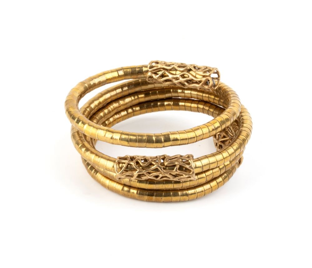 ISABELLA ASTENGO Golden snake model bracelet: Gold snake-style bracelet with a mesh pattern.Designed by "ISABELLA ASTENGO".Inner diameter: 5.5 cm. Weight 86.6 g.