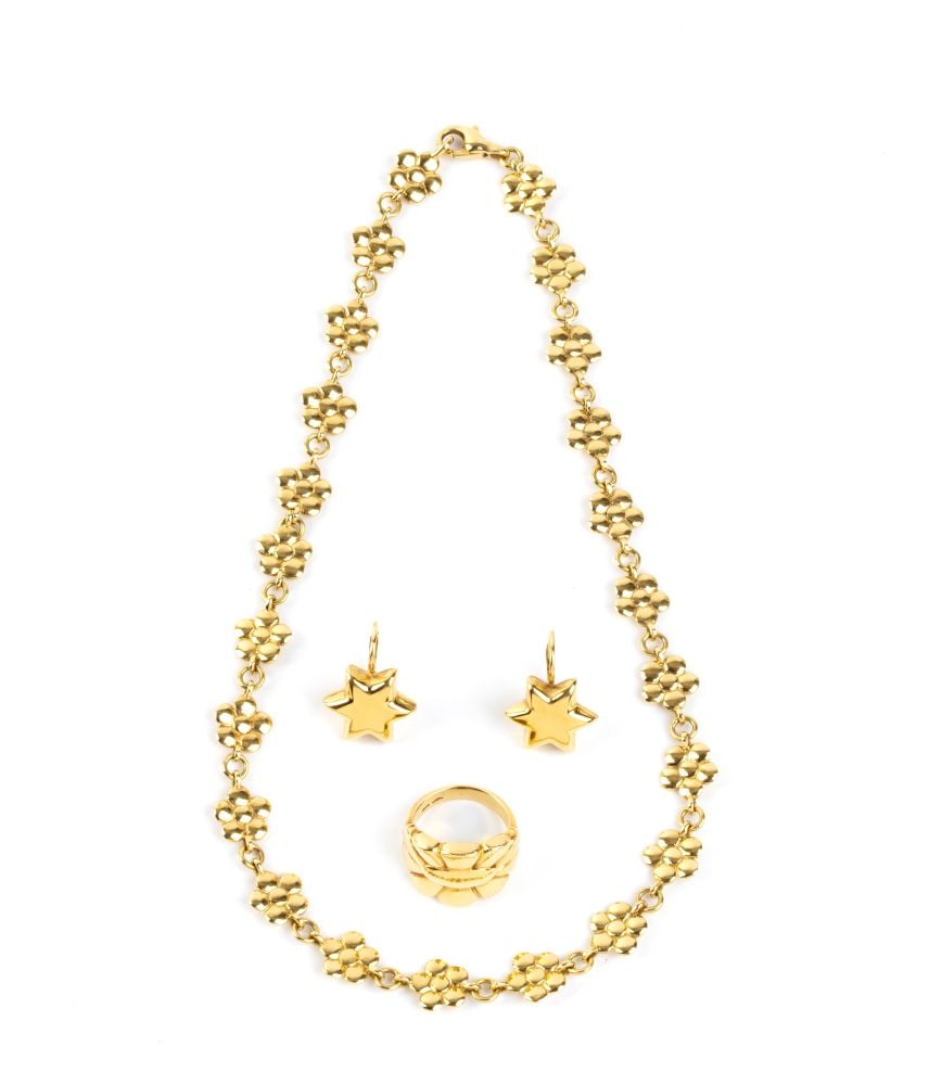 A gold jewelry set consisting of a necklace, a pair of earrings, and a ring: Featuring floral and star motif in 18k yellow gold.Necklace length: 40.5 cm. Earring dimensions: 2.5 x 2 cm. IT size 12 - US size 6. Total weight: 53.1 g.