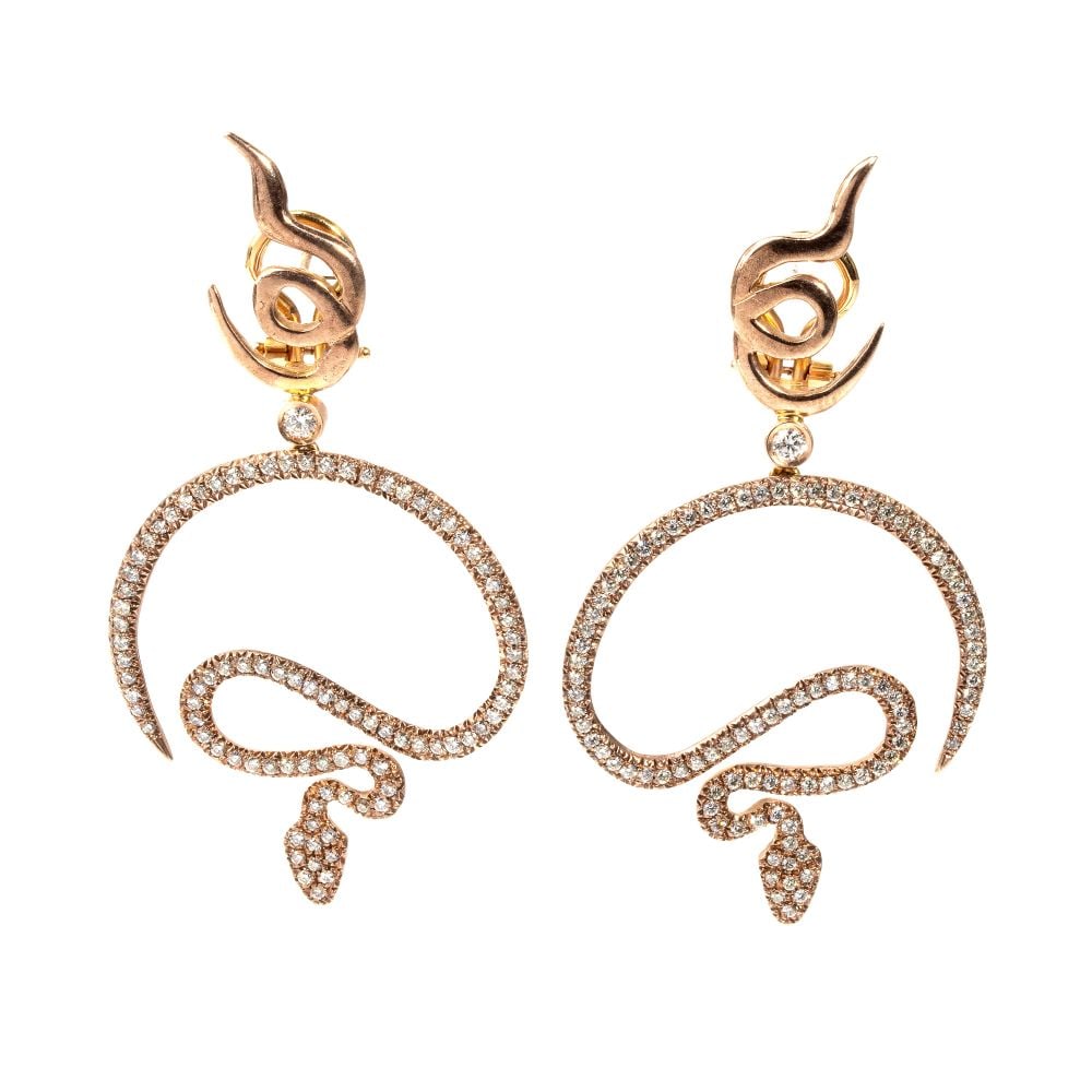 Diamond gold earrings: pink gold, featuring a sinuous pattern that mimics the snake moviment, with pavé set round brilliant cut diamonds estimated total weight approx. 1.34 ct, colour J-K, clarity VSSI, as measured