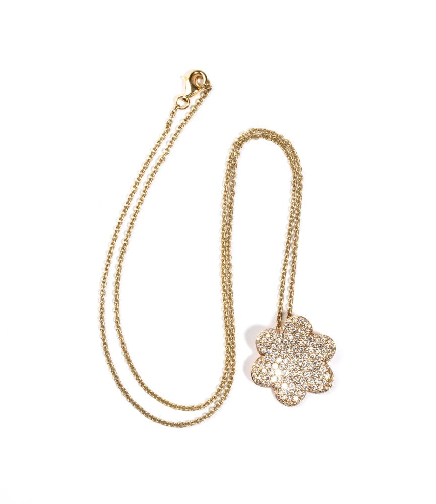 Necklace with a gold diamond pendant: 18k white gold, with thin chain from which hangs a pendant featuring the stylised silhouette of a flower with pave set round brilliant-cut diamonds, estimated to weigh a total of approx. 1.31 ct, G-H