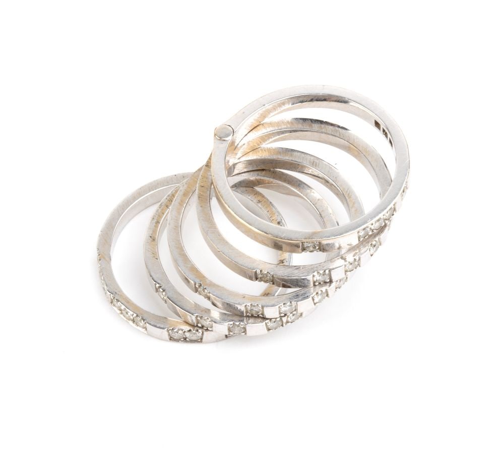 Gold ring with diamonds - 3