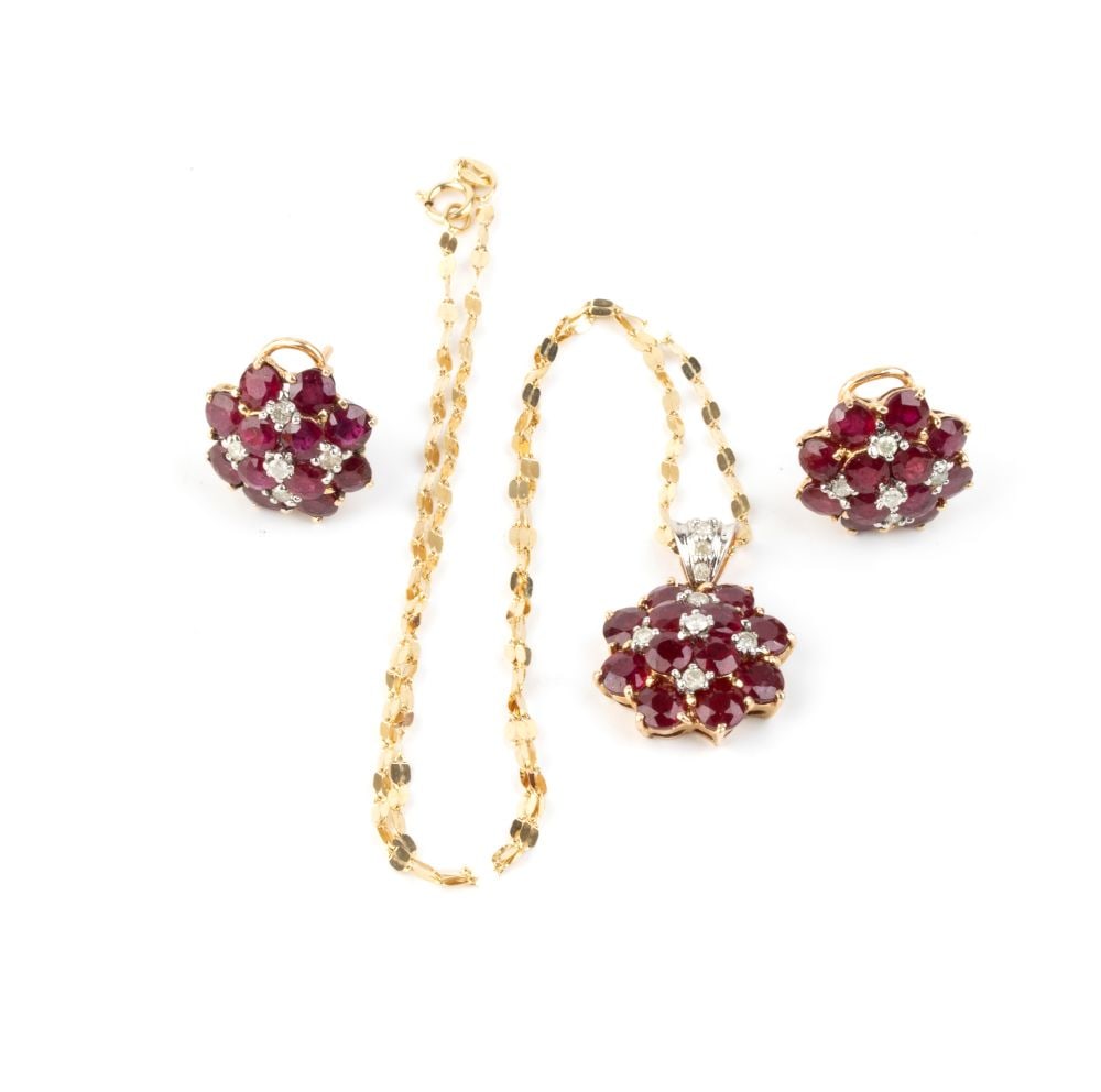 Necklace with pendant and a pair of earrings set with rubies and diamonds (1 of 6)