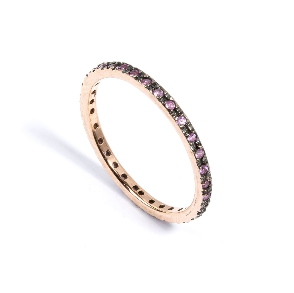 Pink sapphire gold ring: 9k pink gold, set with pink sapphires estimated total weight approx. 0.23 ct, as measured and graded in the mount.IT size 13 ½ – US size 6 ½. Weight: 0.9 g.