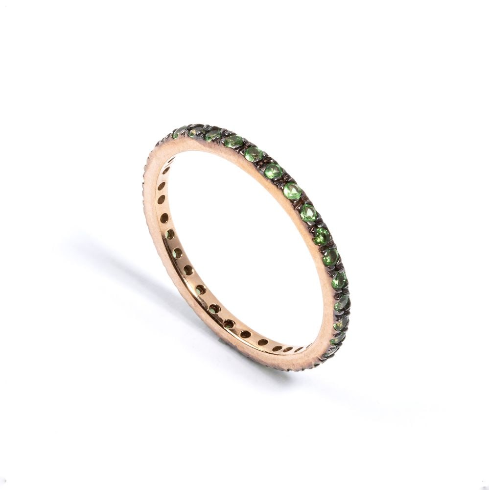 Tsavorite gold ring: 9k pink gold, set with tsavorites. IT size 6 ½ – US size 4 ½. Weight: 0.7 g.