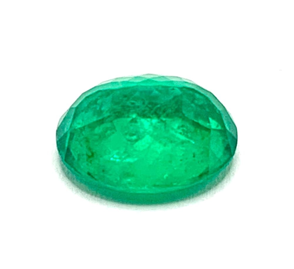 1 natural emerald: Oval shape, composite cut, approx. 4.05 ct. Origin: Brazil.Dimensioni: 11.31 x 9.09 x 5.93 mm.