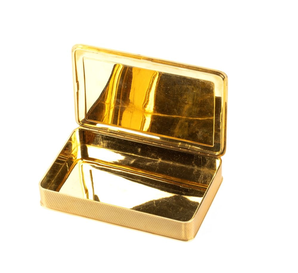 Enameled gold box - 3