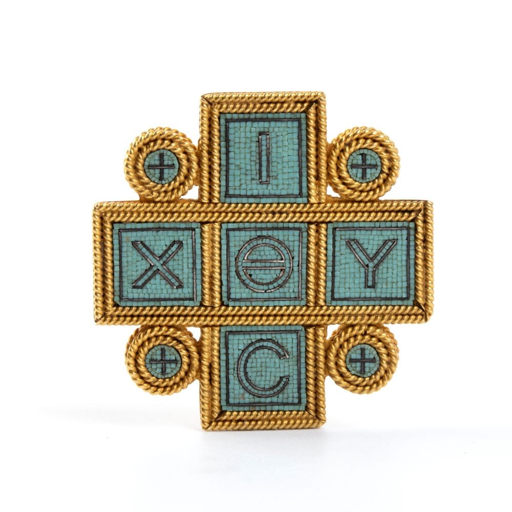 CASTELLANI (attribuito a) Gold and Micromosaic Greek Cross Brooch with the Early Christian Ι: Brooch of exceptional workmanship, designed in the form of a Greek cross and mounted in finely crafted gold with twisted ropework borders. The composition is formed of five square panels and four circ