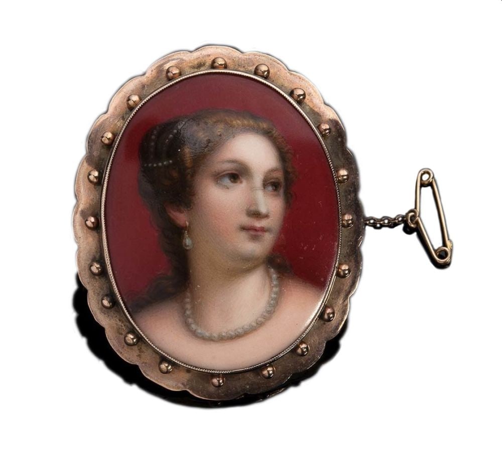 English Victorian brooch with miniature (1 of 1)