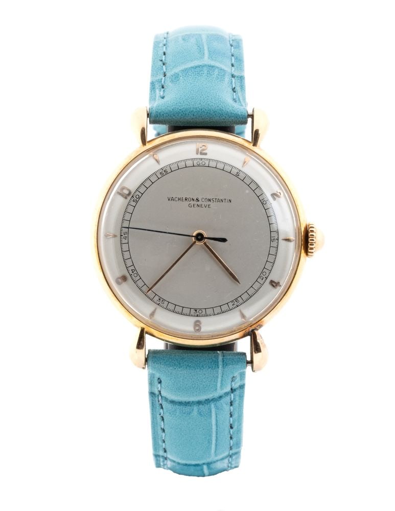 VACHERON COSTANTIN 18k gold wristwatch: With an 18k gold case, teardrop-shaped lugs, a dial with Arabic numerals, black minute track on a silvered background, and a snap-on case back with regular hallmarks on the inside: “750 -
