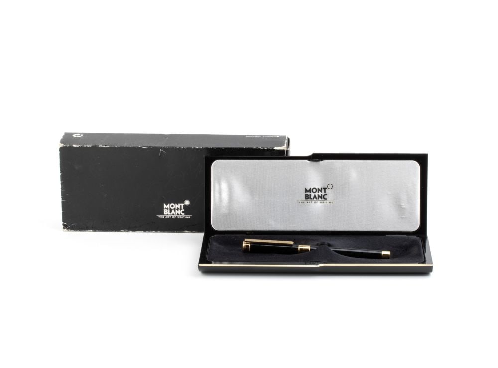 MONTBLANC Noblesse fountain pen: Body in high-quality black resin with gold-coloured trim and clip, featuring an 18-carat yellow gold nib.Length: 14 cm. Weight: 27.6 g