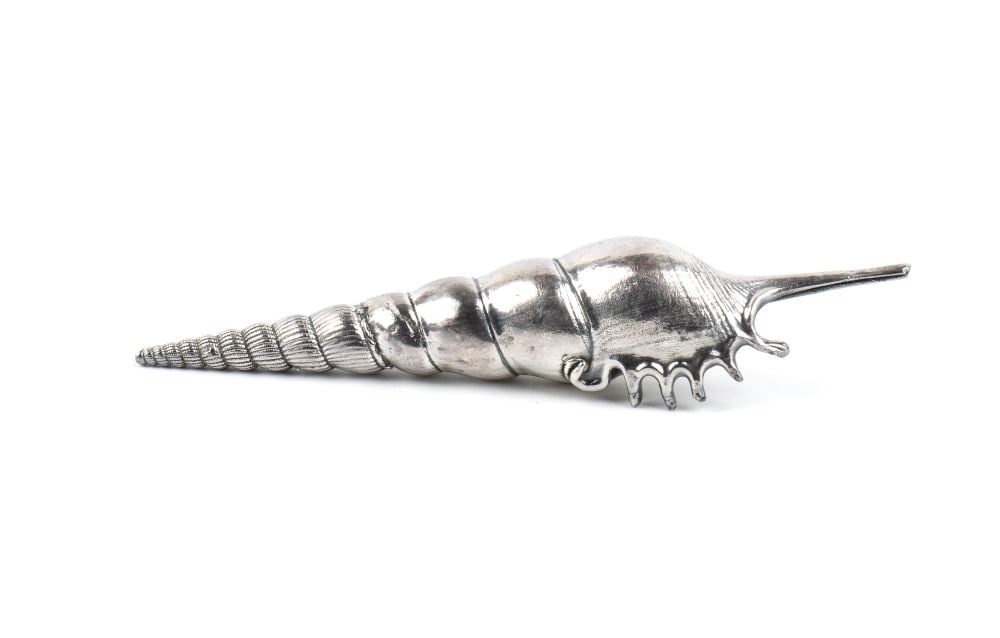 FEDERICO BUCCELLATI Natural Marine Shell Mounted in Silver: Refined ornamental object composed of a natural marine shell, probably belonging to the family Turritellidae and tentatively attributable to the genus Turritella spp., entirely enclosed within a