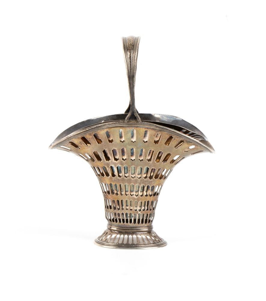 TIFFANY & CO.® American sterling silver basket (1 of 5)