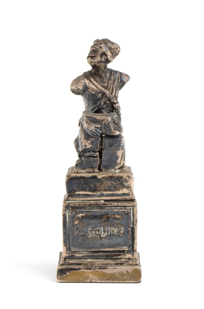 Italian solis silver miniature sculpture depicting the talking statue of "Pasquino": Height x width x depth: 11 x 4 x 4 cm. Weight: 255 grThe work faithfully reproduces the fragment of the ancient sculptural group, complete with its characteristic damage and surface weathered by