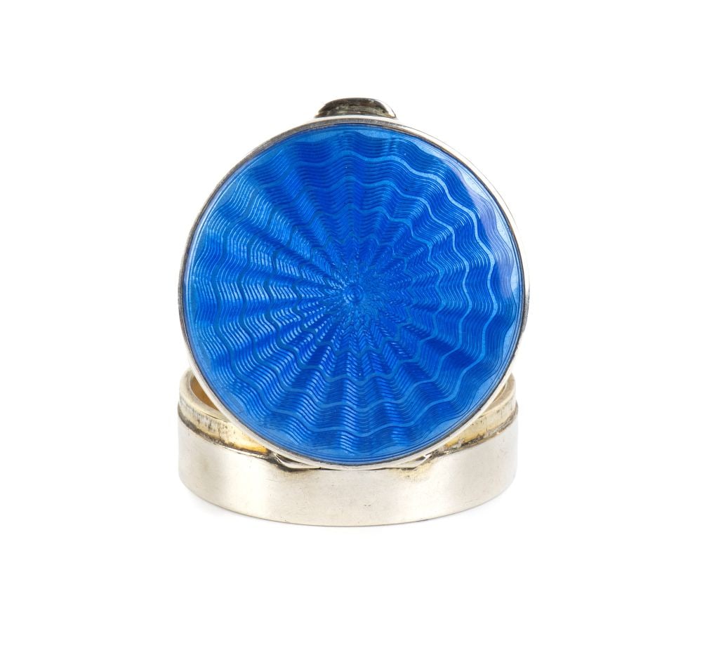 Small silver box with enamel work - 3