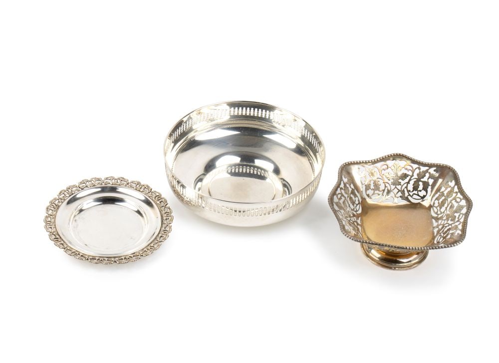 A group of 3 italian solid silver baskets - 2