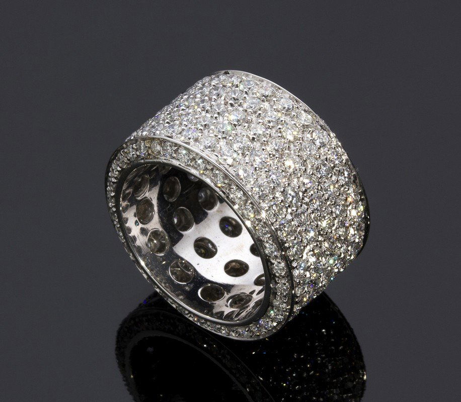 18K GOLD DIAMOND RING (1 of 3)