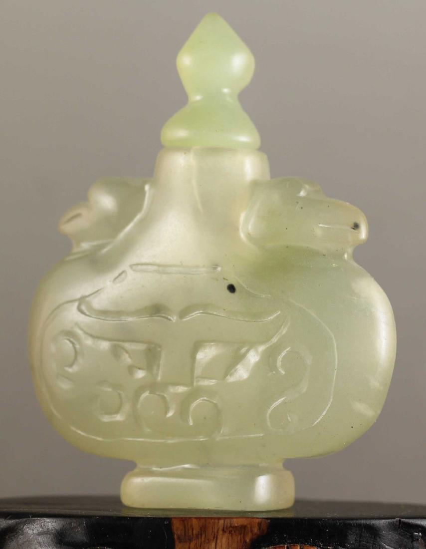 Antique Jade Carved Snuff Bottle: Antique jade carved snuff bottle.size: 75mm*60mm*18mm/2.9inch*2.4inch*0.72inch