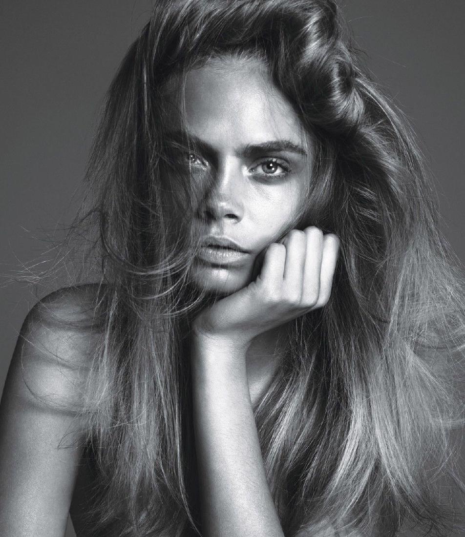Rare Black & White Cara Delevingne -  Photo (1 of 2)