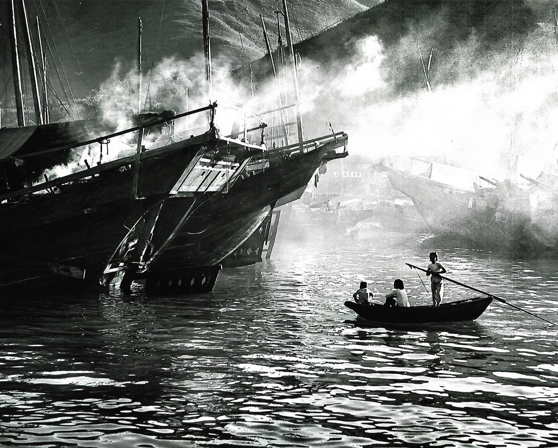Rare Black and White Fan Ho Photo: Rare Black and White Fan Ho Photo .Print Size: 8 x 10 Inches
