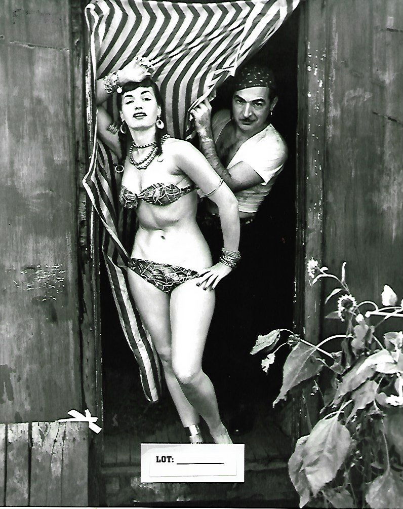 B&W Photo Sexy Girl (1 of 2)