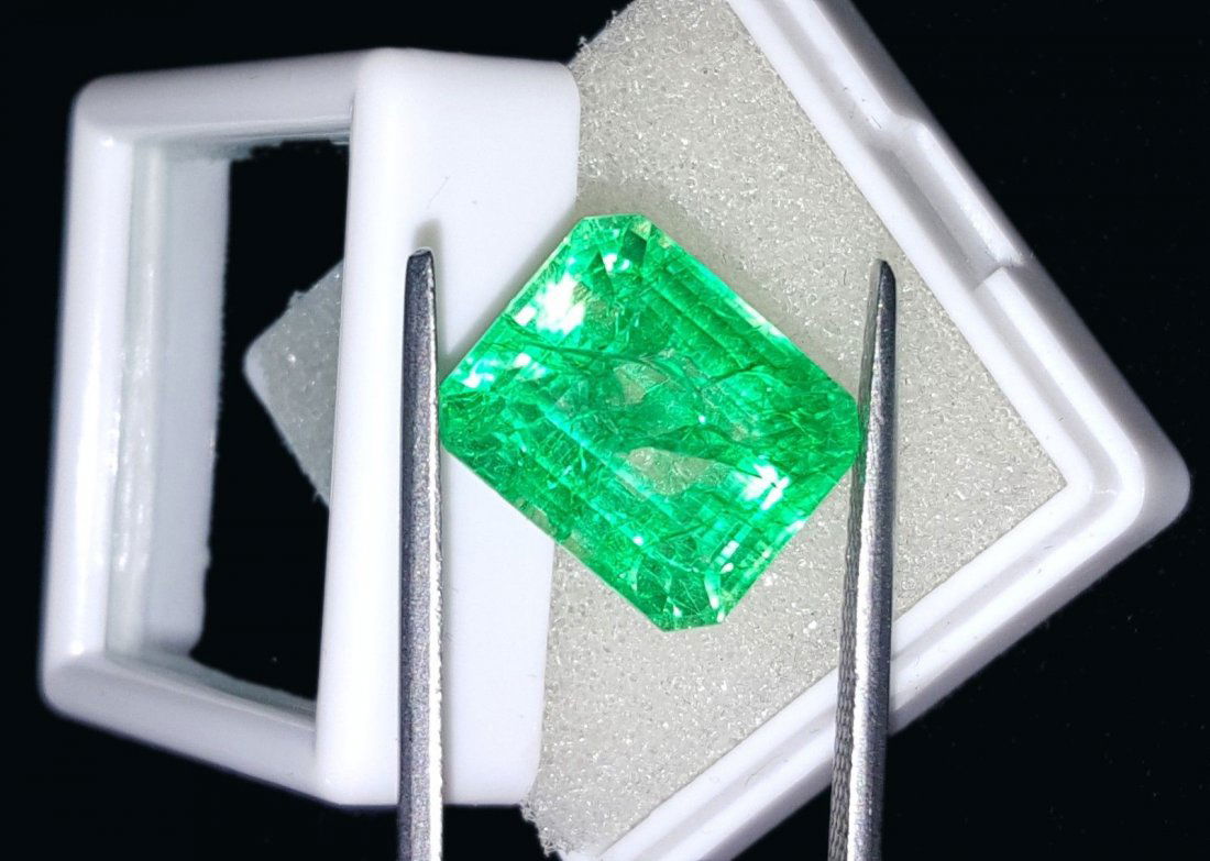 9.67 Ct Emerald Shape Natural Colombian With Certified (1 of 2)