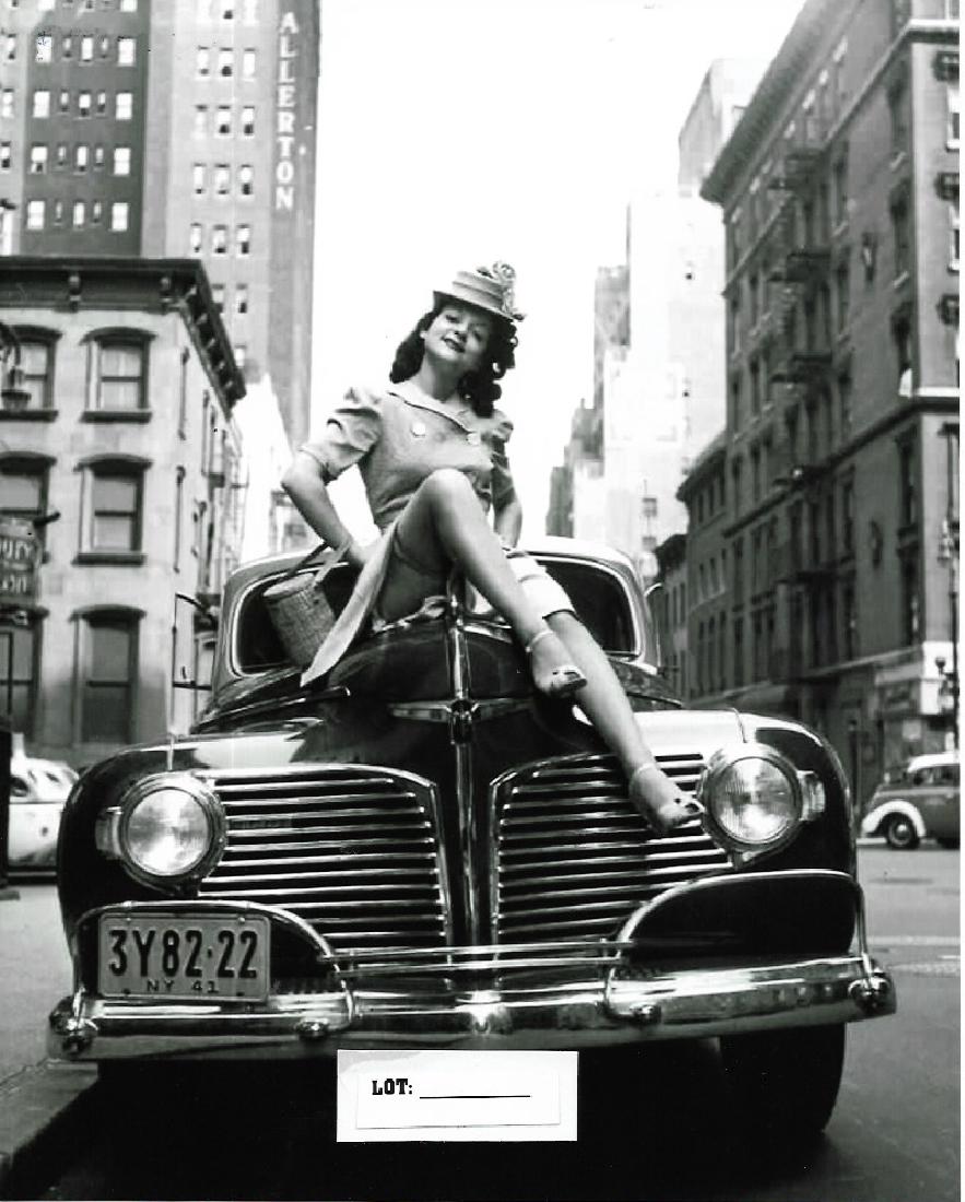 B&W Celebrity Model -Photo Print Size: 8 x 10 Inches. (1 of 2)