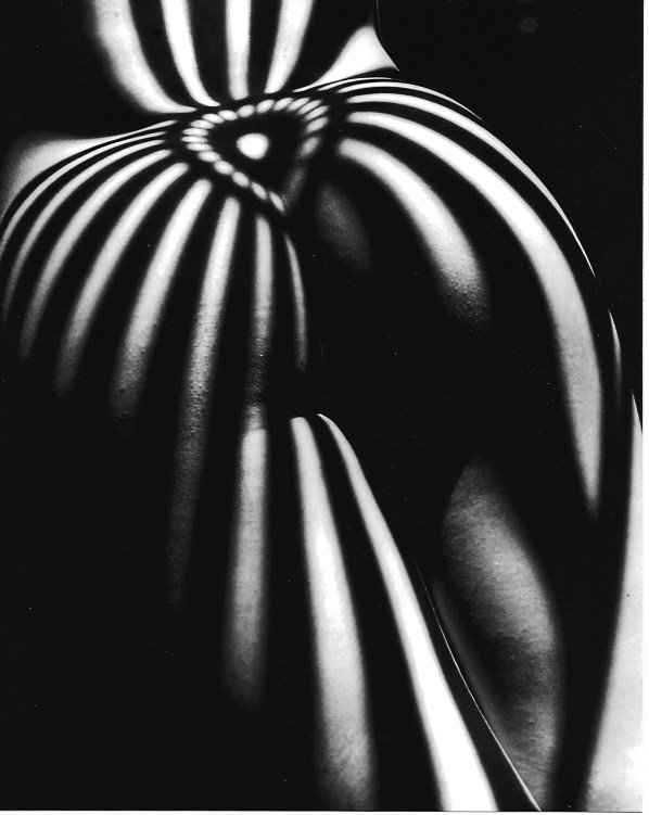 B&W N.Y Model -Photo (1 of 1)