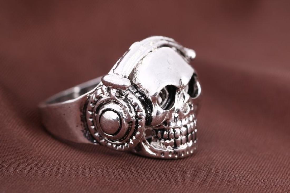 Skull shaped carving Men ring Stainless Steel -Size :10 (1 of 3)