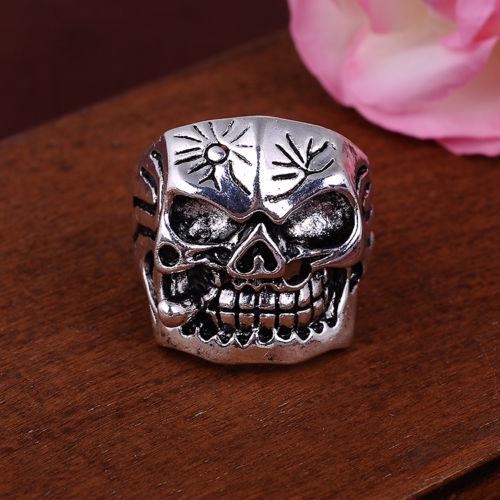 Skull shaped carving ring. Silver Plated (1 of 3)