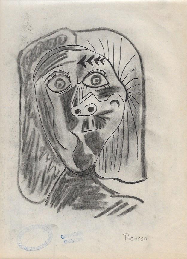 Pablo Picasso charcoal Drawing on Paper: Pablo Picasso charcoal Drawing on Paper. Approx Size: 11 3/4 x 8 1/2 inches. NY Collector. No Coa or Documents .Sold as is to the manner or style of the artist, Good Condition, See photos