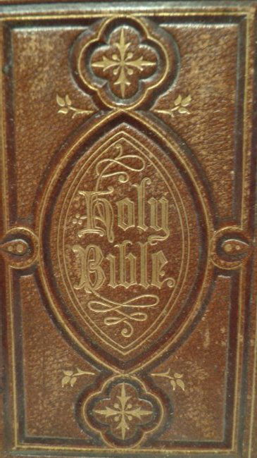 Antique 1865 Pearl Reference Bible - Glasgow: William C: Antique 1865 Pearl Reference Bible - Glasgow: William Collins, Sons, & Company, Antique1865 BibleOne hundred and fifty years old.....The Pearl Reference BibleThe HOLY BIBLEContaining TheOLD AND NEW TE