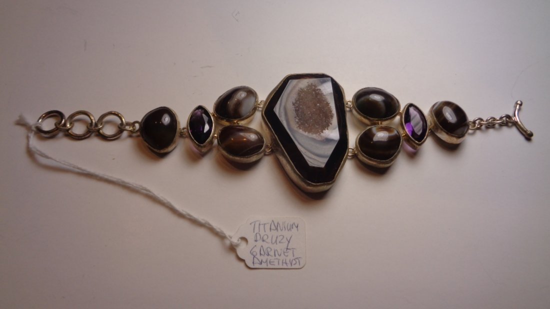 Sterling Silver Mark 925 Titanium Druzy Garnet Amethyst: Sterling Silver Mark 925 Titanium Druzy Garnet Amethyst 8". This piece is in excellent condition.