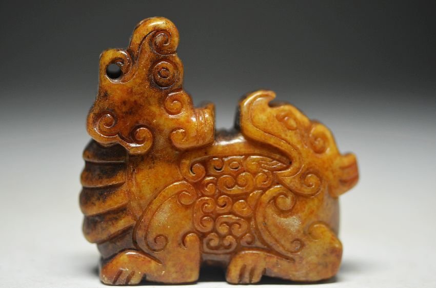 Exquisite workmanship old jade carved dog statue (1 of 4)