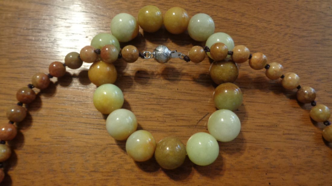 Set of Jade Necklace & Bracelet (1 of 2)