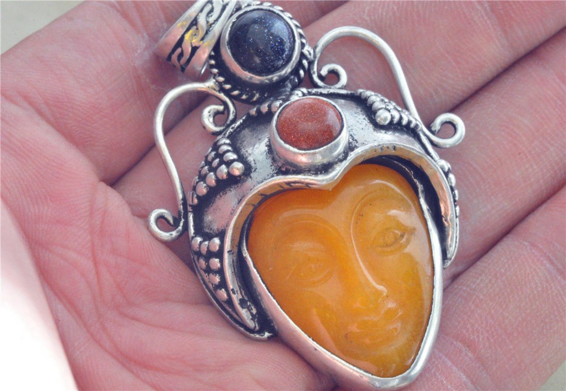 New Gold Sandstone Yellow Corea Jade Carved Face Retro (1 of 1)