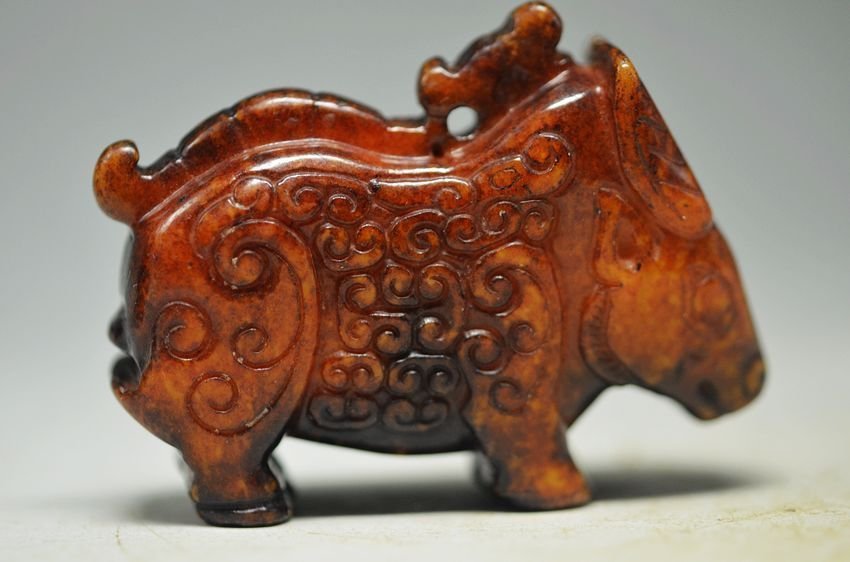 DELICATE CHINESE OLD JADE HAND CARVED STATUE-CATTLE (1 of 1)
