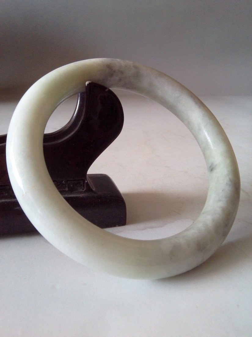 Natural jade bangle bracelet (1 of 5)