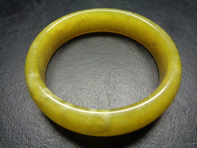 Natural Translucent Yellow Jade Bangle Bracelet 61 mm (1 of 2)